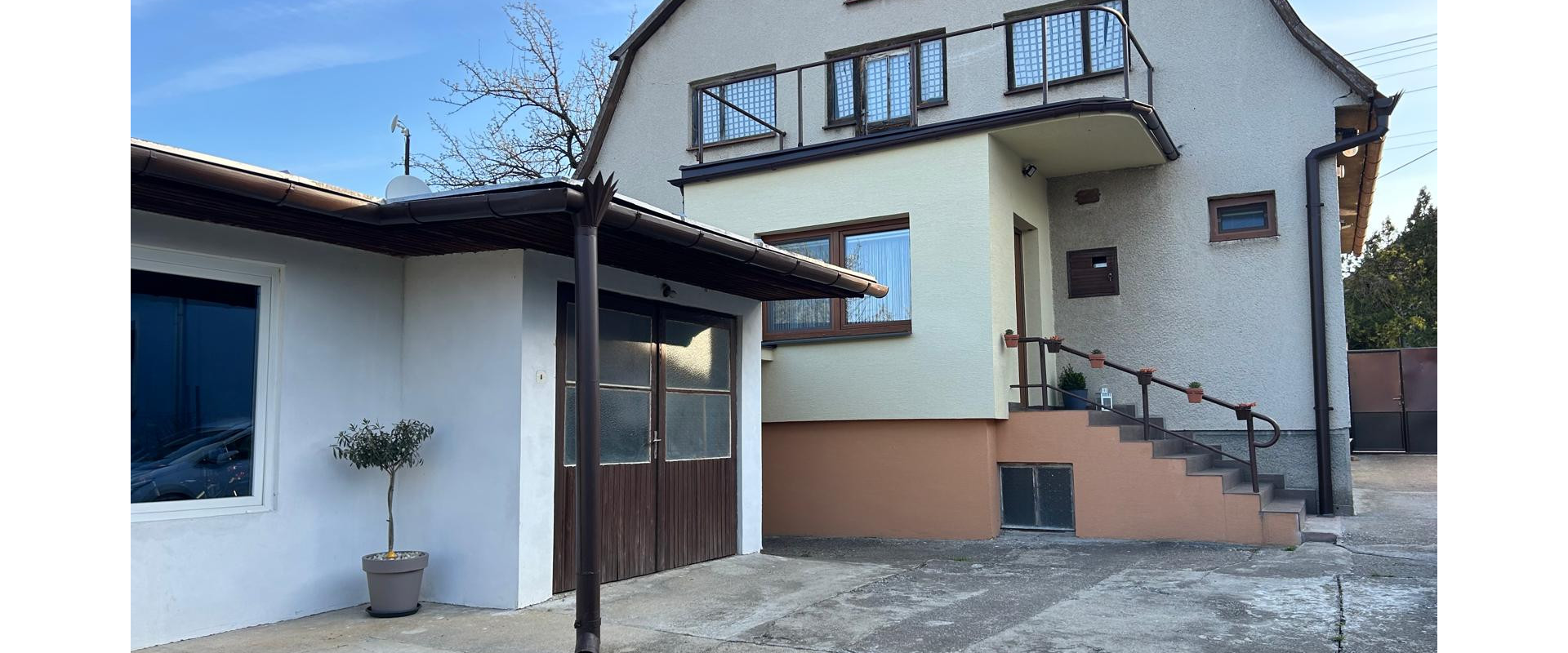 Rodinný dom s veľkým pozemkom 10min od Serede