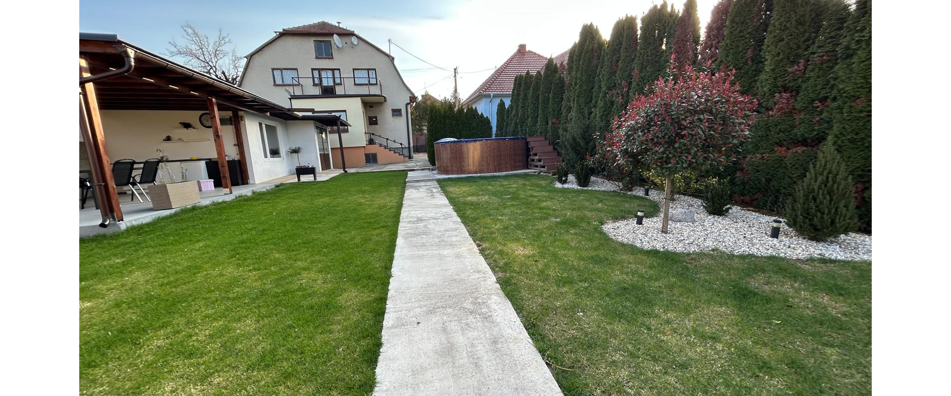 Rodinný dom s veľkým pozemkom 10min od Serede