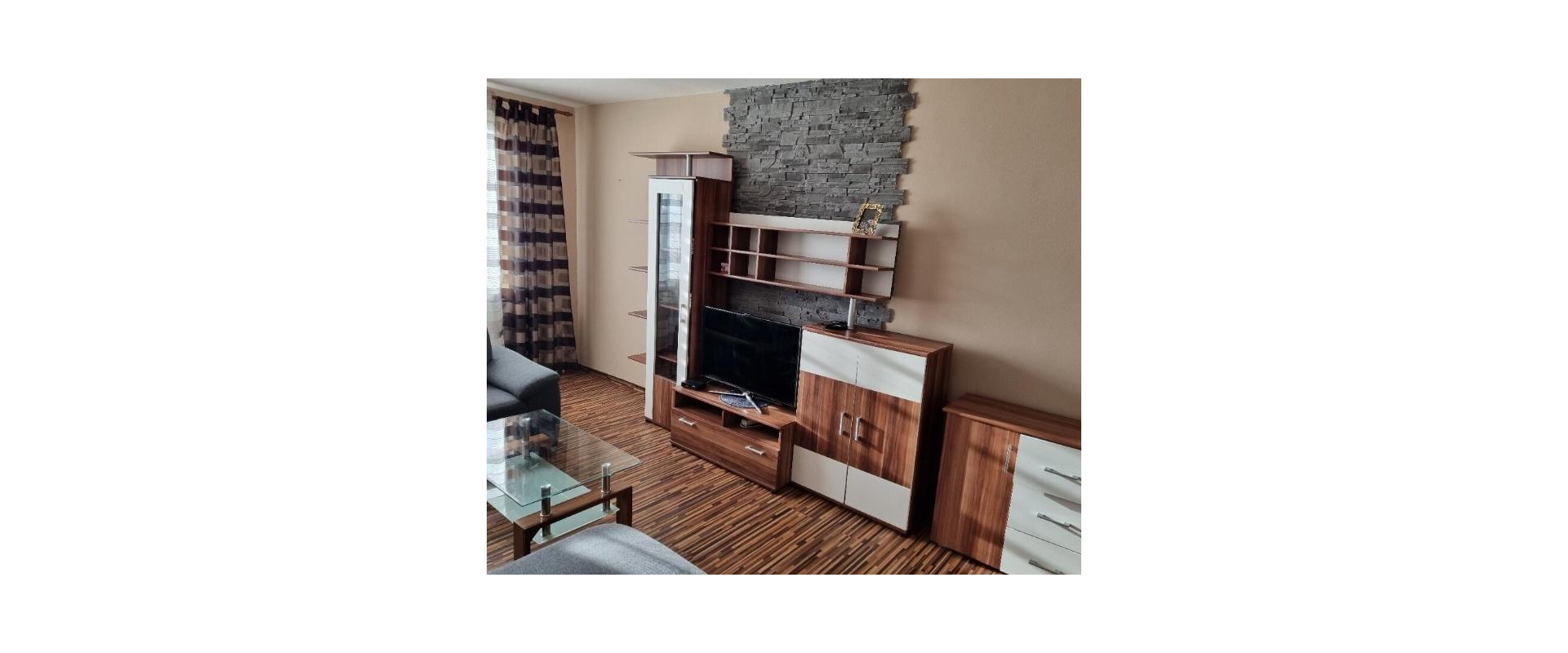 Prenájom 2,5-izbového bytu– Nitra, Chrenová (Dlhá ulica)