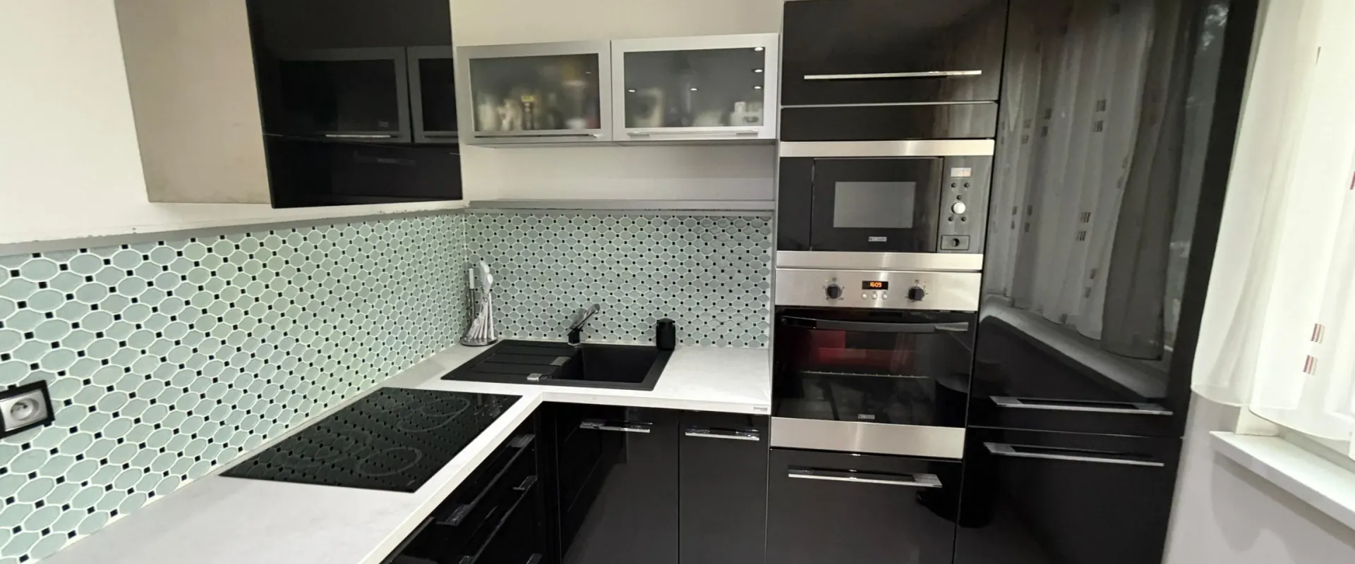 🔥 EXKLUZÍVNE NA PREDAJ: MODERNÝ 2-IZBOVÝ BYT V KOMÁRNE