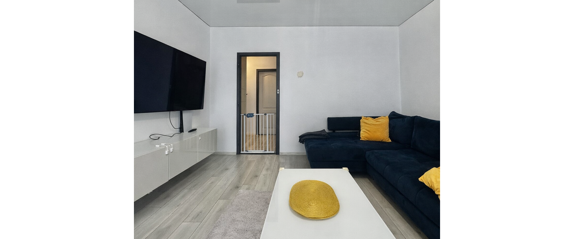 ZNÍŽENÁ CENA: Presvetlený 3 izbový byt - Petržalka - Lúky pri Draždiaku