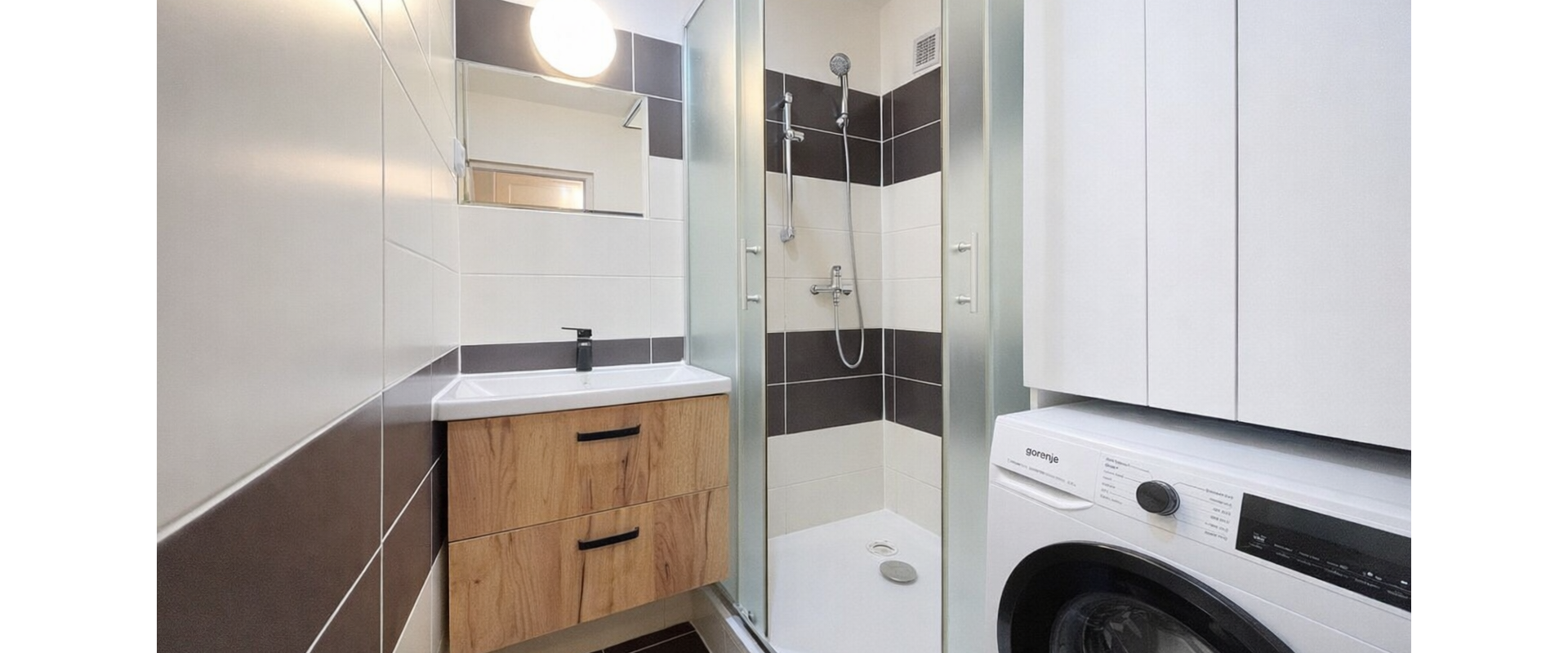 PREDAJ: praktický 4 izbový byt - Lachova - Petržalka