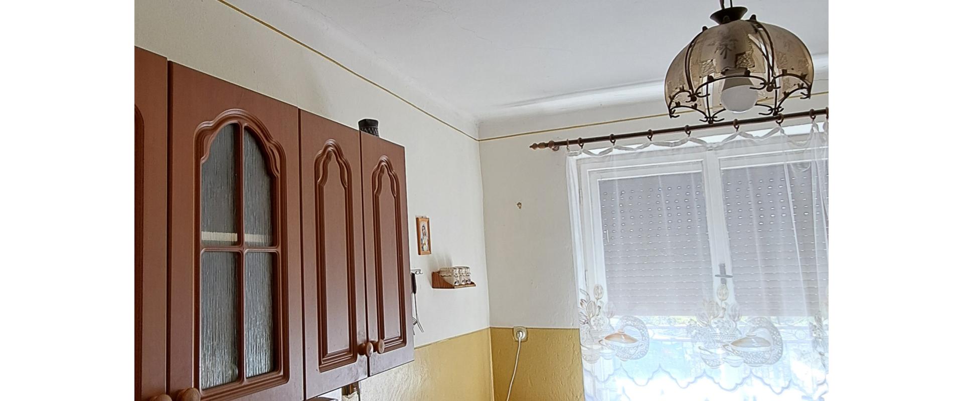 MALÝ DOM,VEĽKÁ PRÍLEŽITOSŤ – BAKA/TICHÁ LOKALITA/40 km od BA