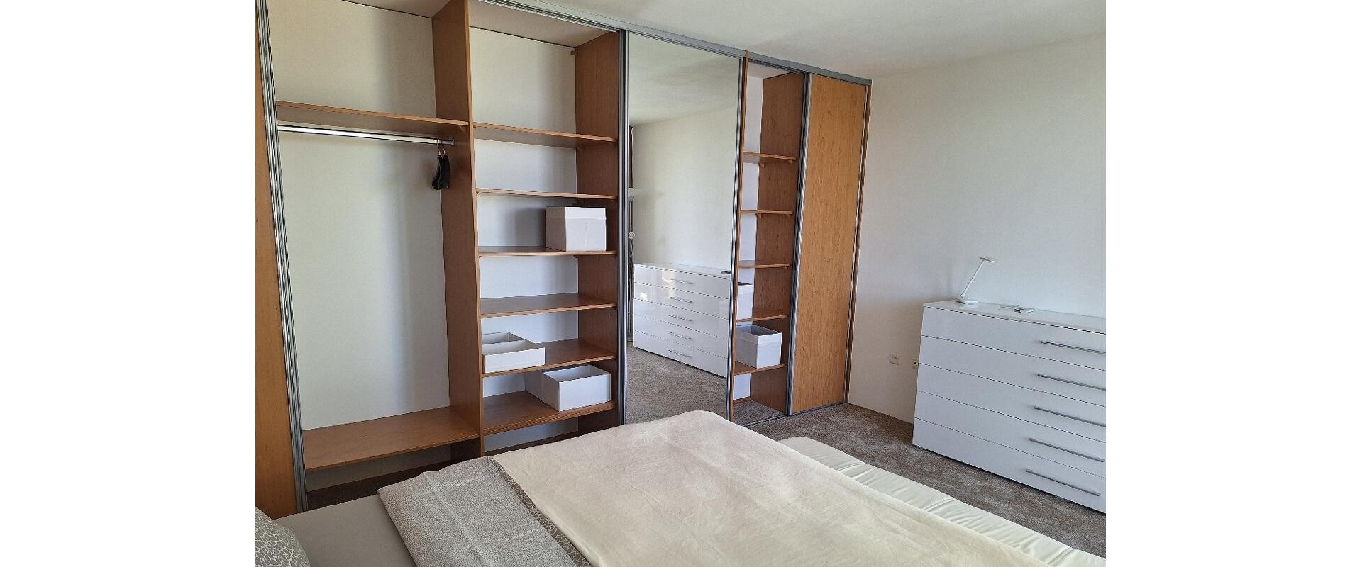 Prenájom 2-izbového bytu s výhľadom na Dunaj