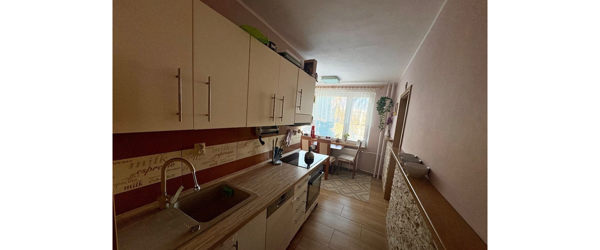 Na predaj krásny 4-izbový byt Zvolen – balkón, 95 m²