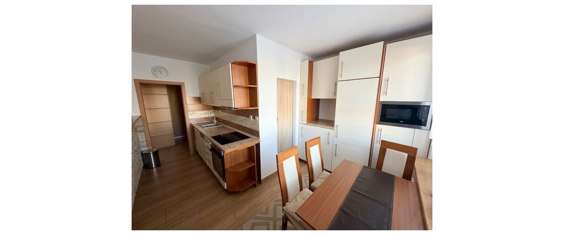 Na predaj krásny 4-izbový byt Zvolen – balkón, 95 m²