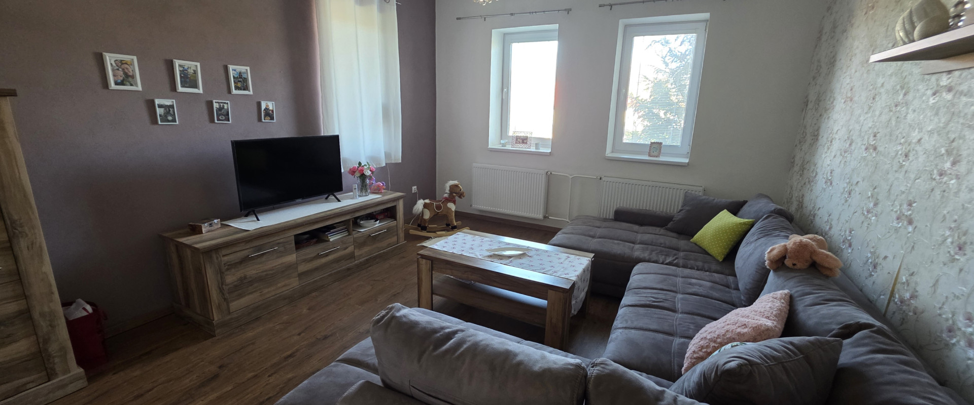 Zrekonštruovaný rodinný dom s veľkým pozemkom – Čaradice