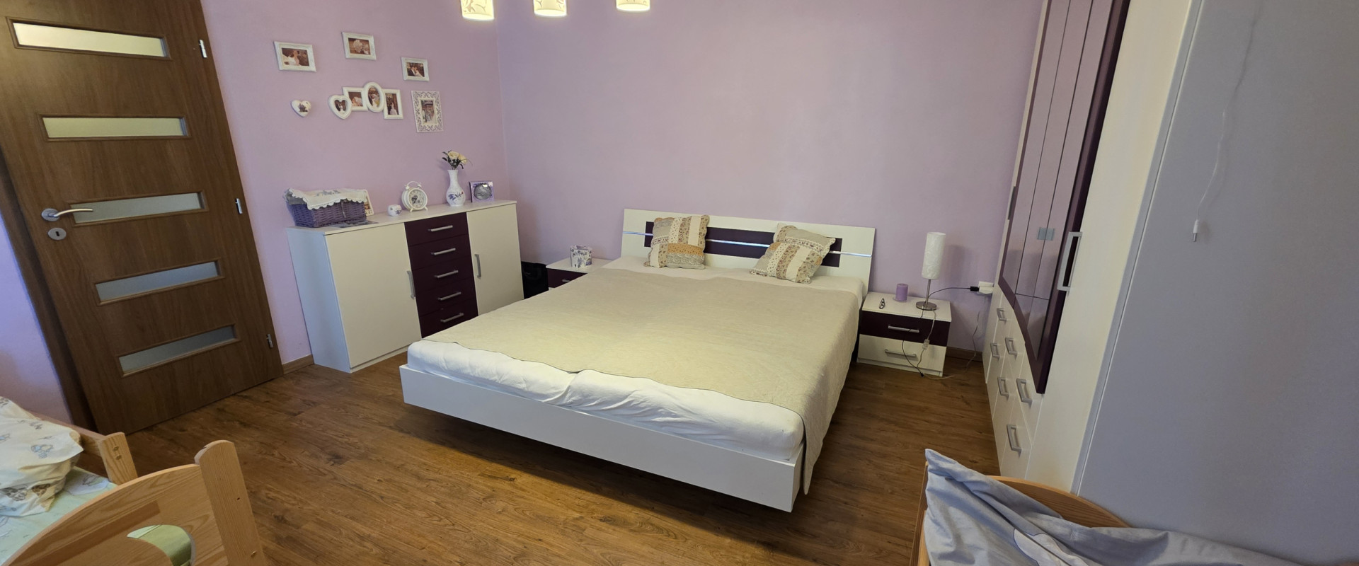 Zrekonštruovaný rodinný dom s veľkým pozemkom – Čaradice