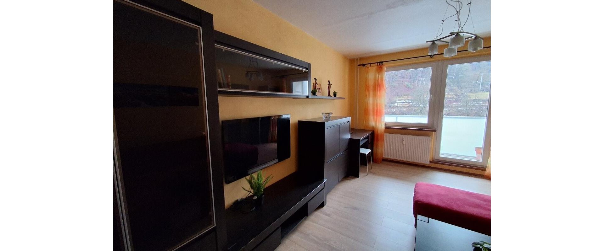 Zariadený 2-izbový byt, 2 loggie, výťah