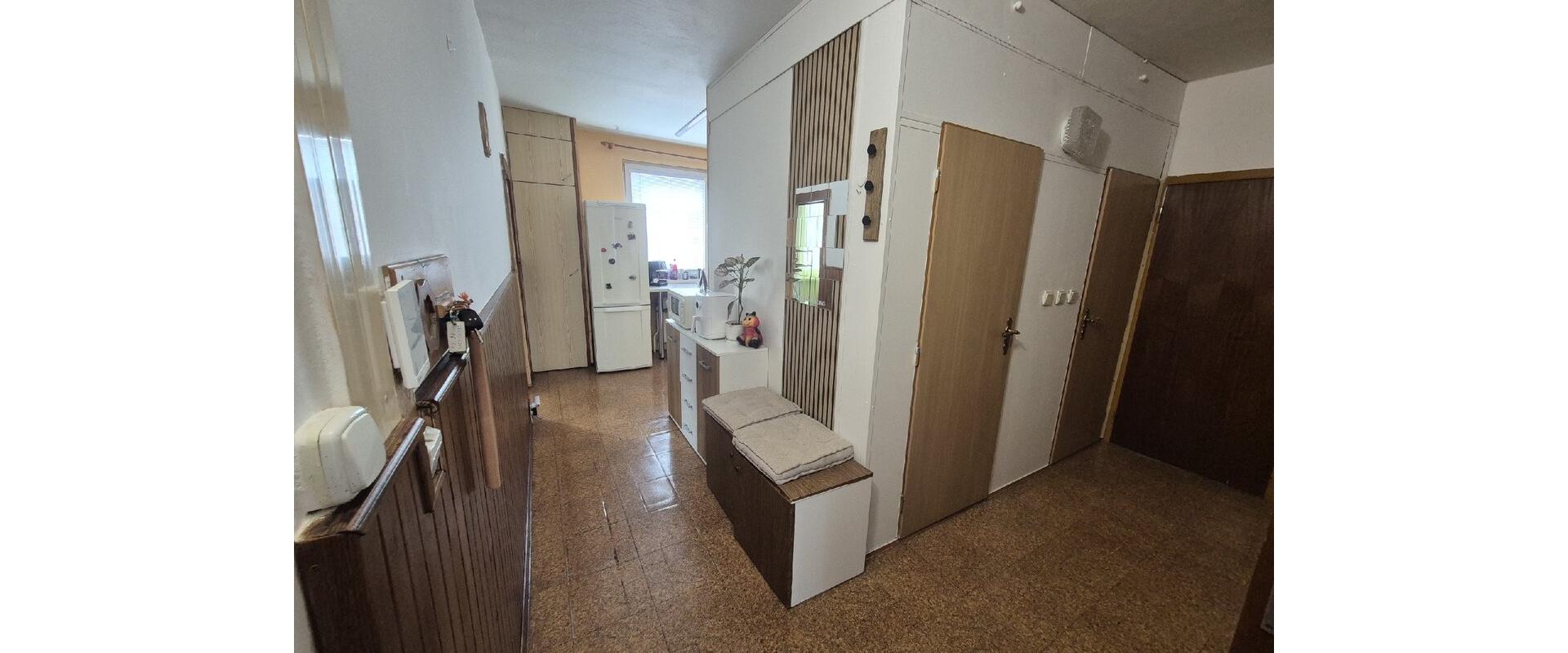 Na prenájom priestranný 2,5-izbový byt na Šrobárovej ulici