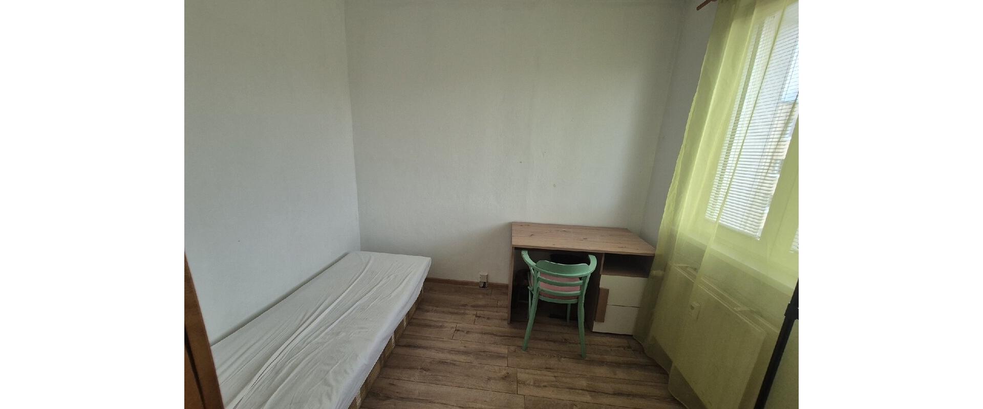 Na prenájom priestranný 2,5-izbový byt na Šrobárovej ulici