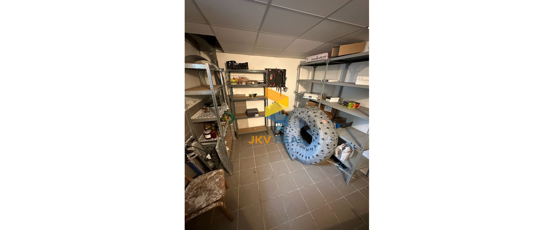 Kompletne zrekonštruovaný- 2,5 izbový byt