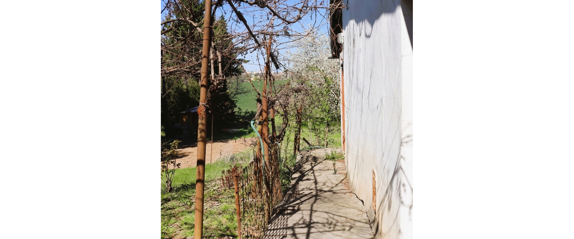 VINIČNÝ DOM S KRÁSNYM VÝHĽADOM – Možnosť trvalého bývania