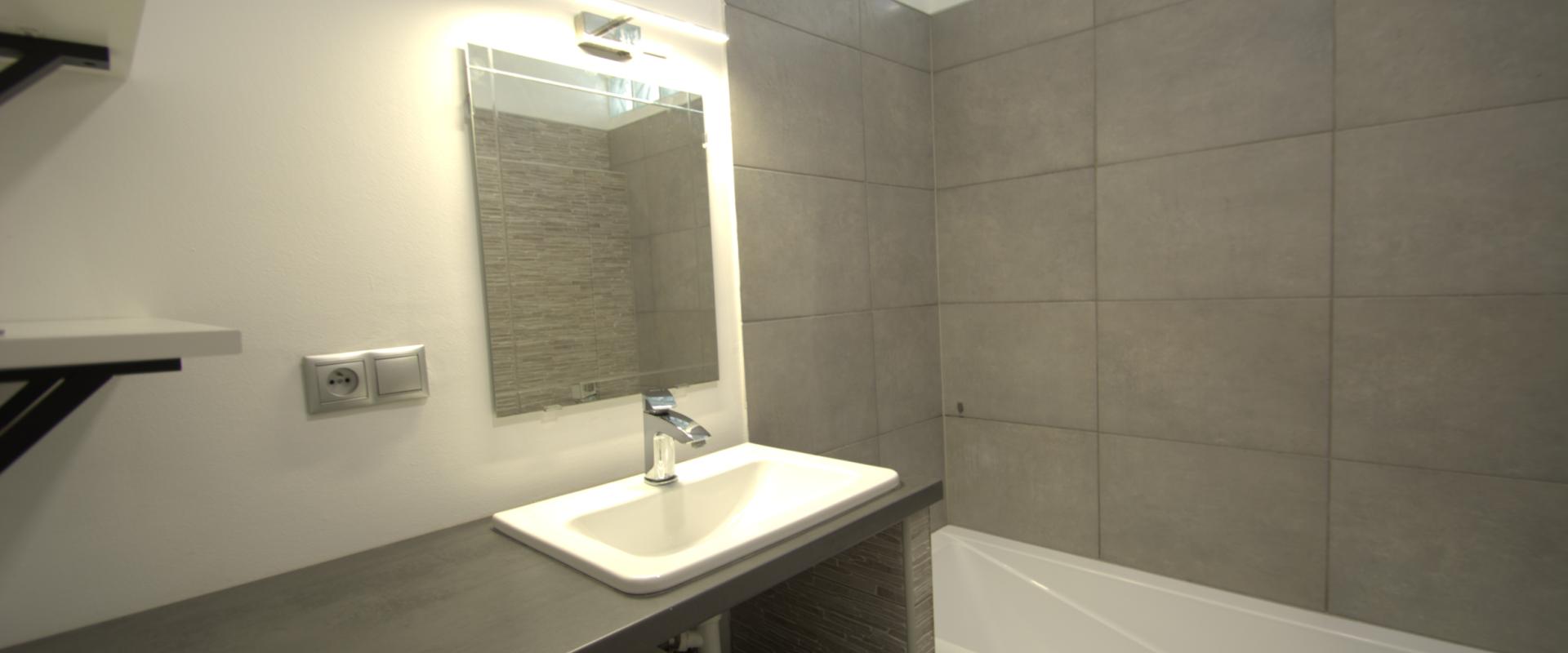 IHNEĎ DOSTUPNÝ | PREDAJ 1+kk byt po kompletnej rekonštrukcií