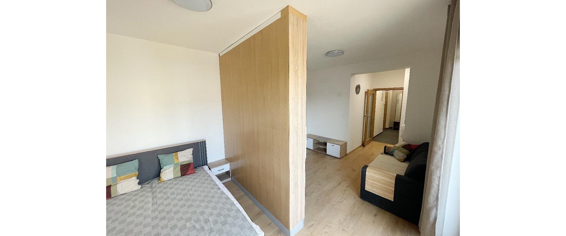 1-izbový byt s balkónom v centre – Jarková 9