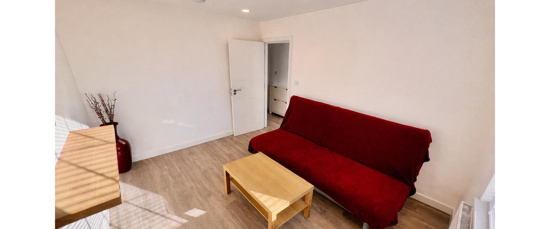 Priestranný 3-izbový byt s lodžiou a dvojgarážou – Nováky