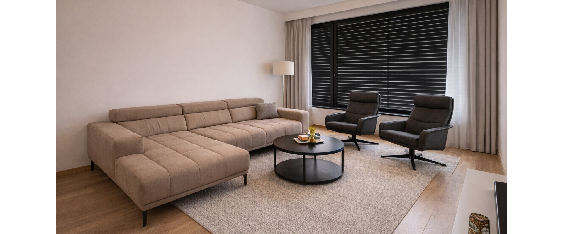 Priestranný 3-izbový byt s lodžiou a dvojgarážou – Nováky