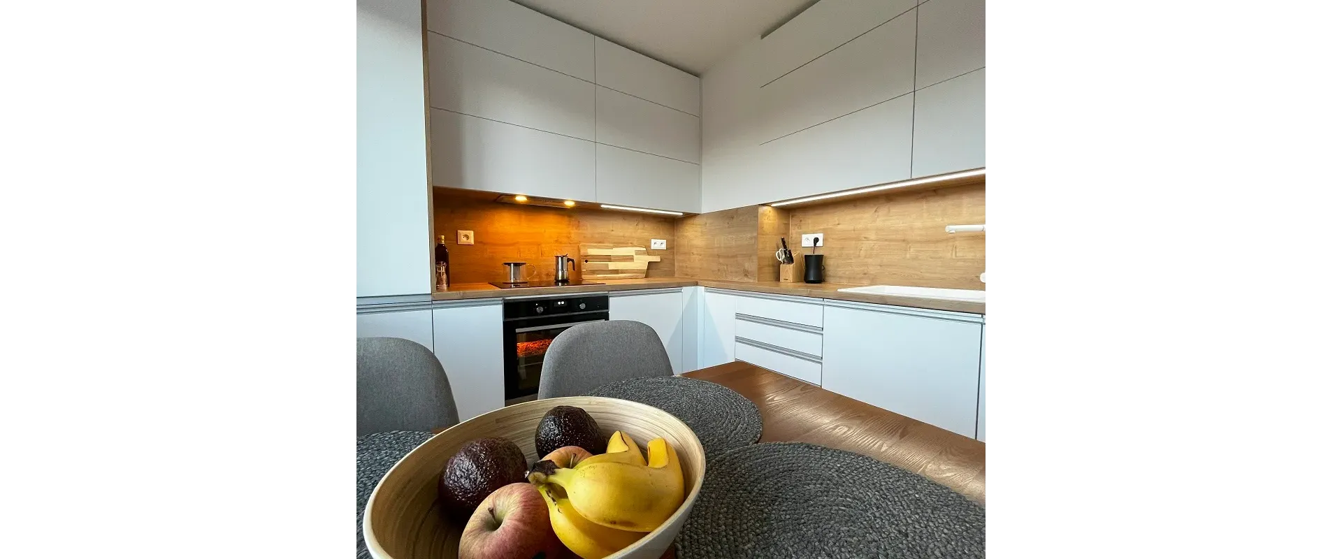 Priestranný 3-izbový byt s lodžiou a dvojgarážou – Nováky