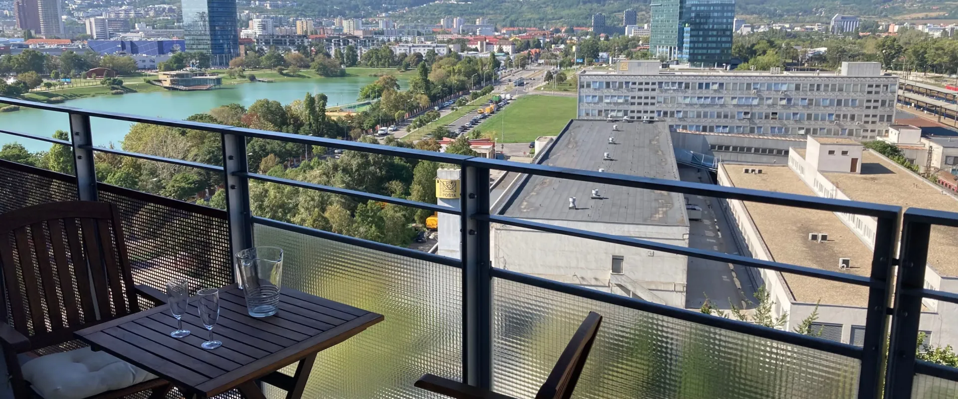 Prenájom priestranného 1-izbového bytu pri Kuchajde