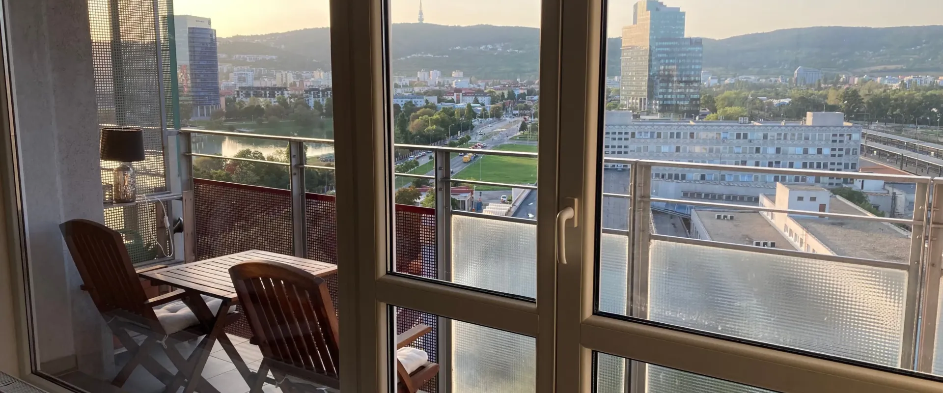 Prenájom priestranného 1-izbového bytu pri Kuchajde