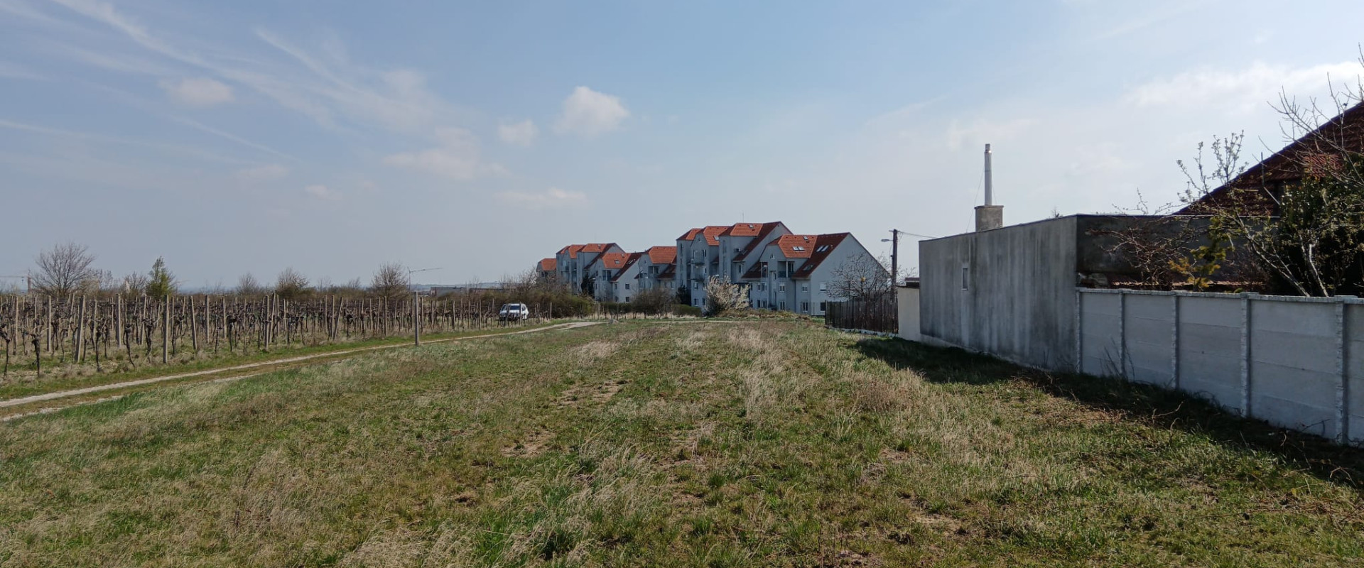 Na predaj pozemok v Modre Kráľovej