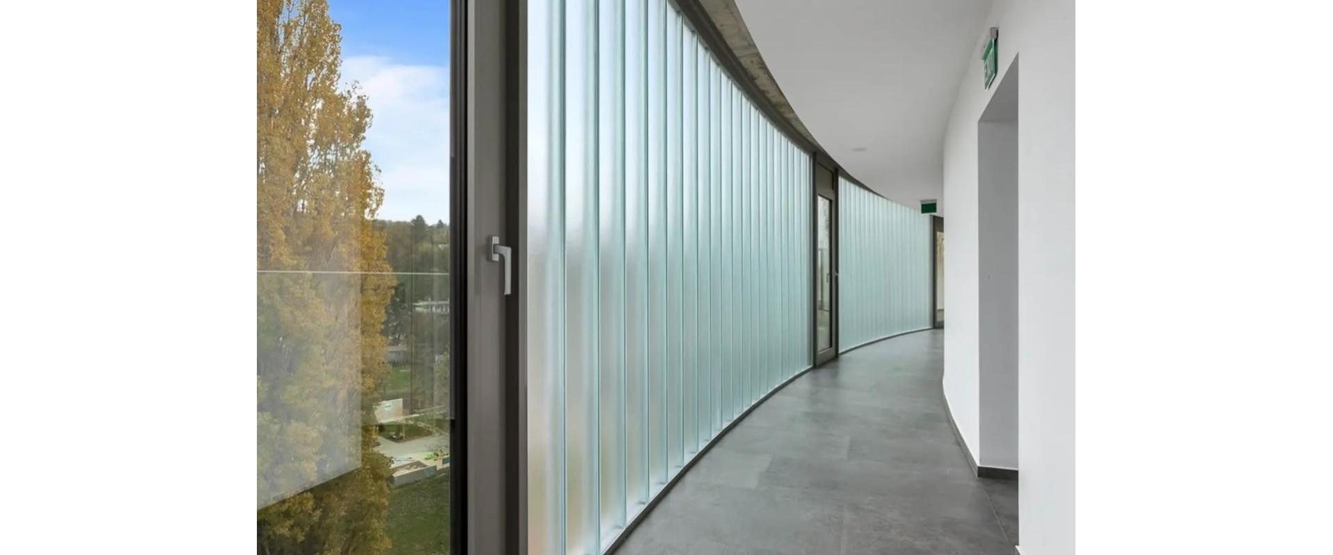 BLUE WAVE | 1-IZBOVÝ APARTMÁN S LOGGIOU 9m² | VÝHĽAD NA VÁH