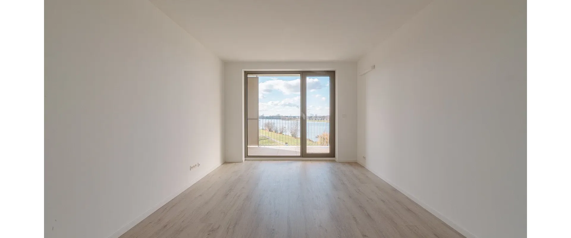 BLUE WAVE | 1-IZBOVÝ APARTMÁN S LOGGIOU 9m² | VÝHĽAD NA VÁH