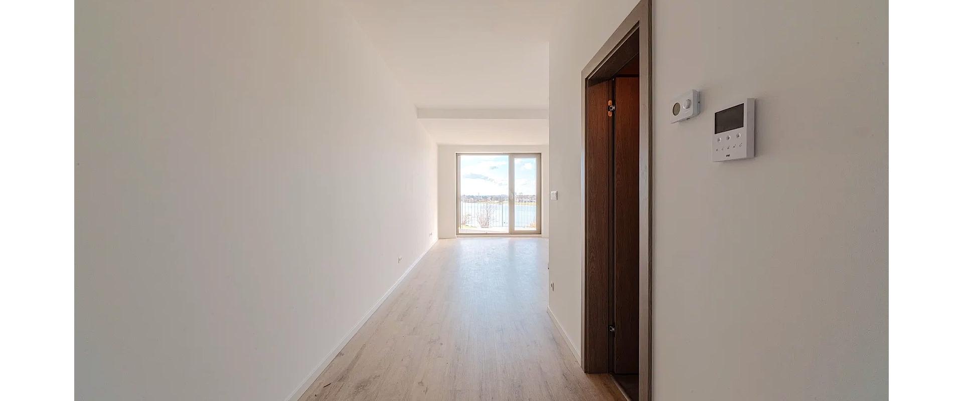 BLUE WAVE | 1-IZBOVÝ APARTMÁN S LOGGIOU 9m² | VÝHĽAD NA VÁH