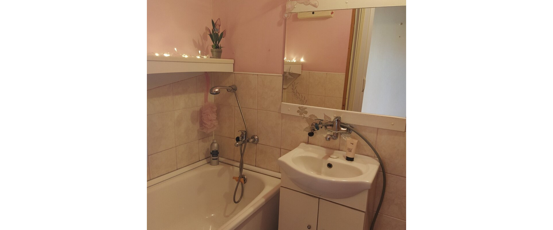 Zaujímavý 2 izbový byt blízko námestia a centra Prievidze