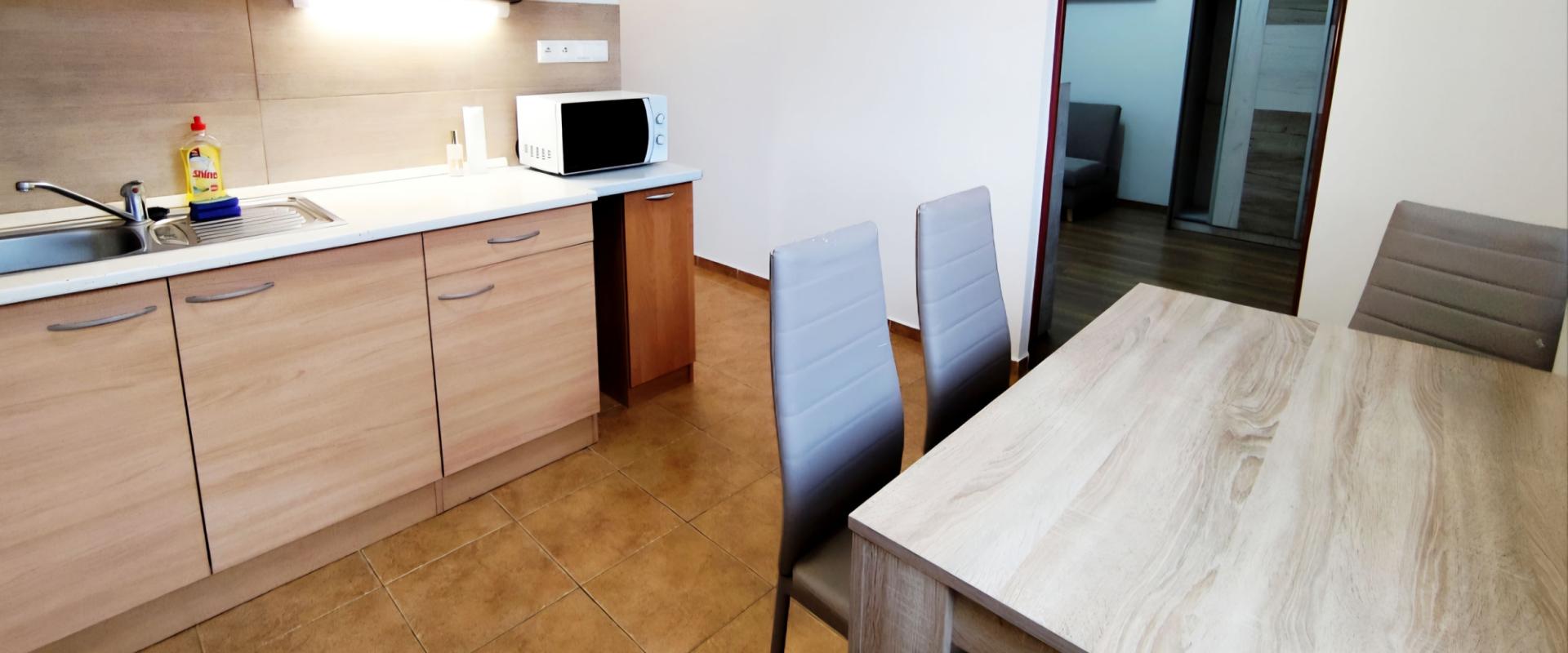 Prenájom 1-izbový Útulný a Kompletne Zariadený Byt na Štefánikovej!