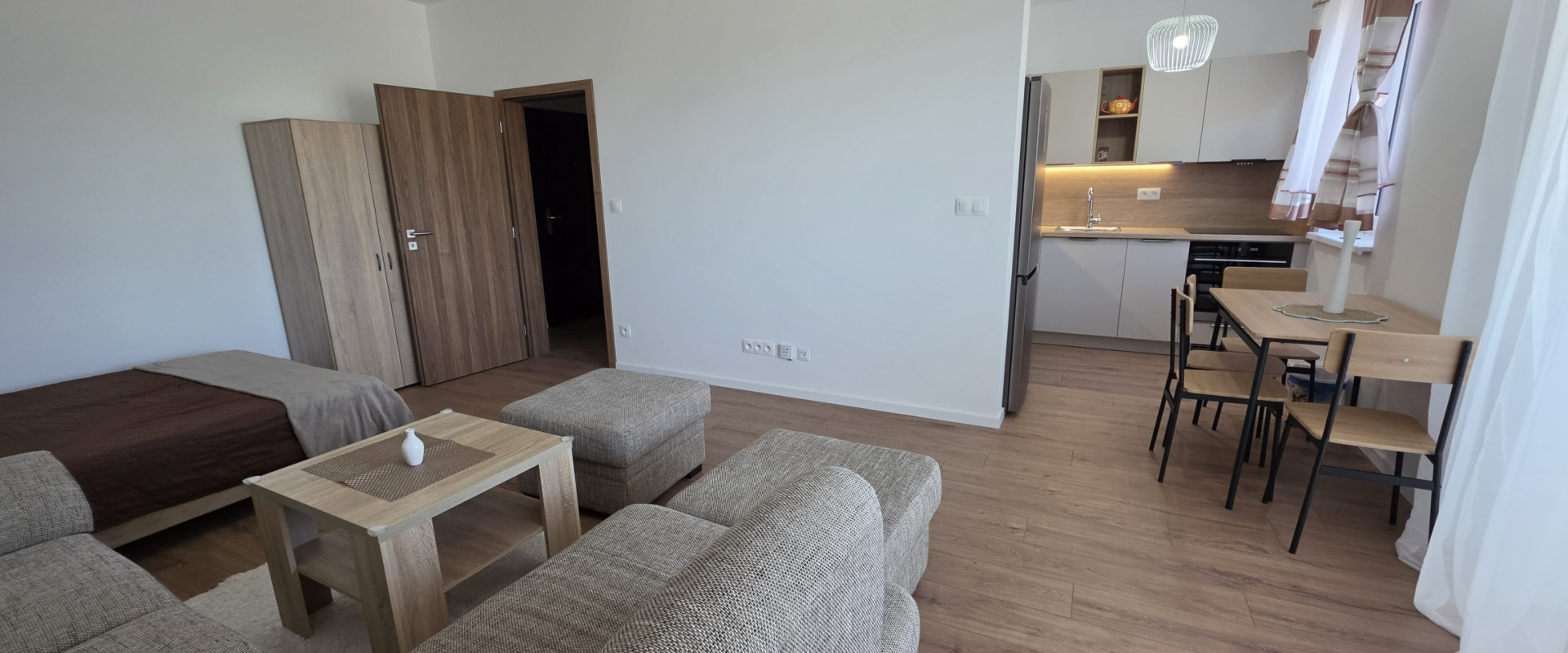 PRENÁJOM 1-izbový byt s balkónom, parkovaním a pivnicou