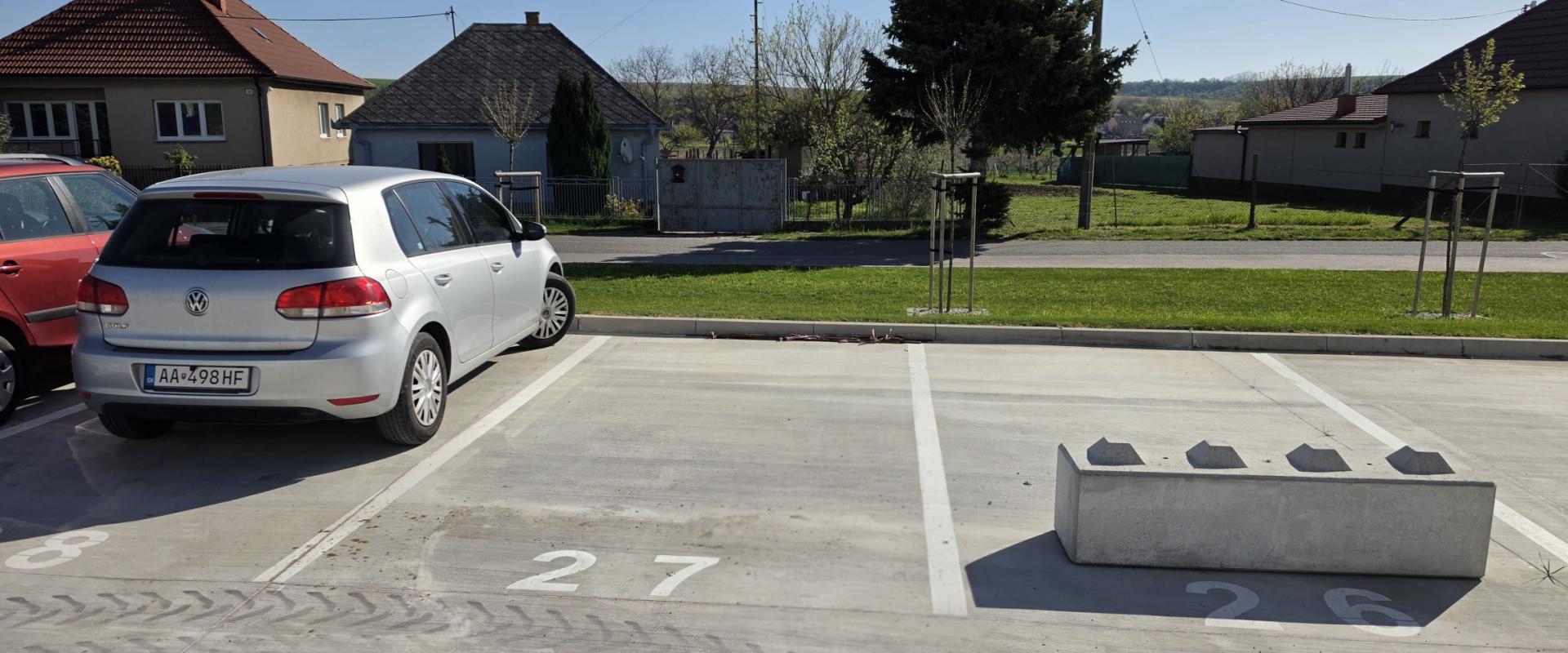 PRENÁJOM 1-izbový byt s balkónom, parkovaním a pivnicou