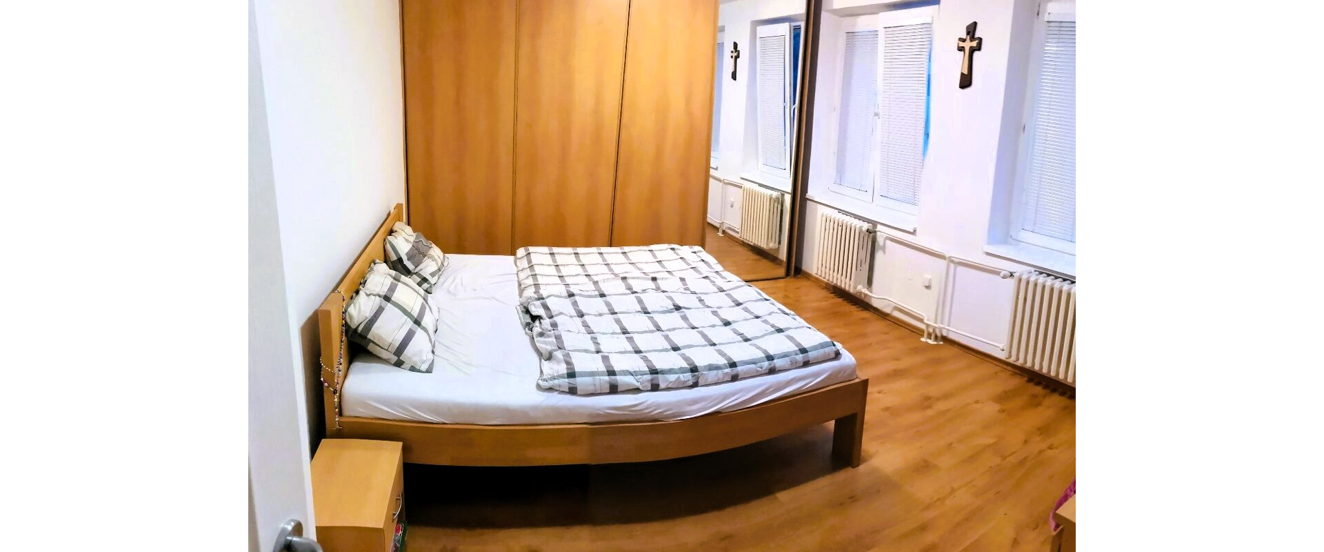 Na predaj priestranný 3-izbový tehlový byt 80 m²  + garáž – ul. J. Gagarina v Stropkove.