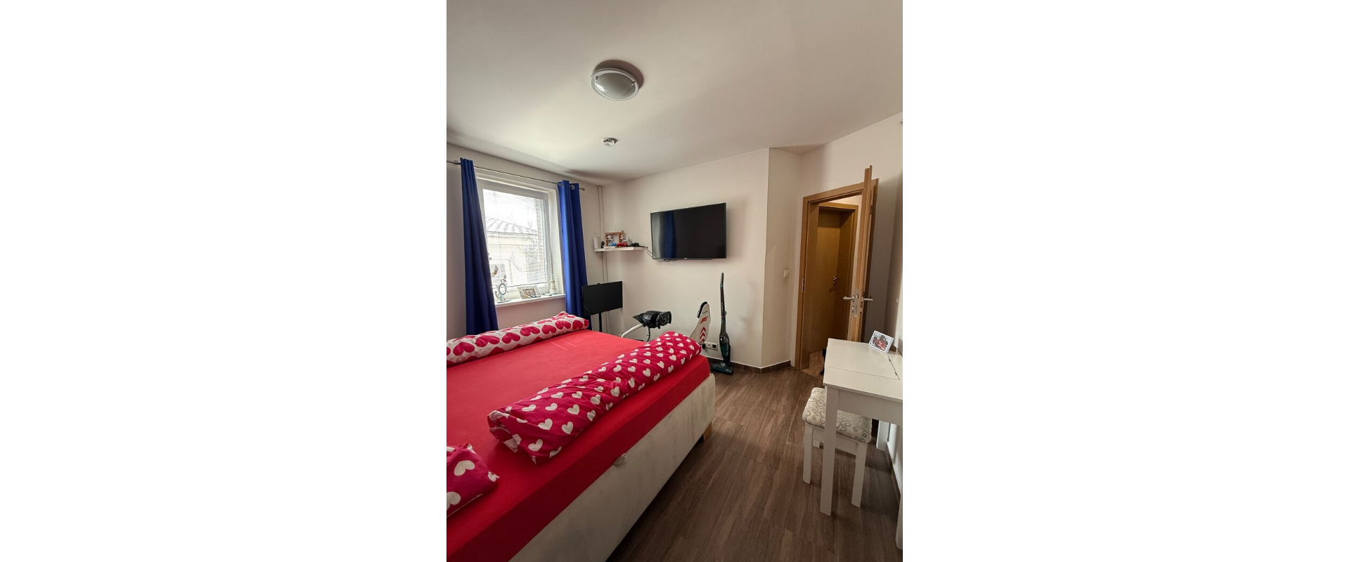 Rodinný dom s veľkou garážou, bazénom a súkromím– Golianovo