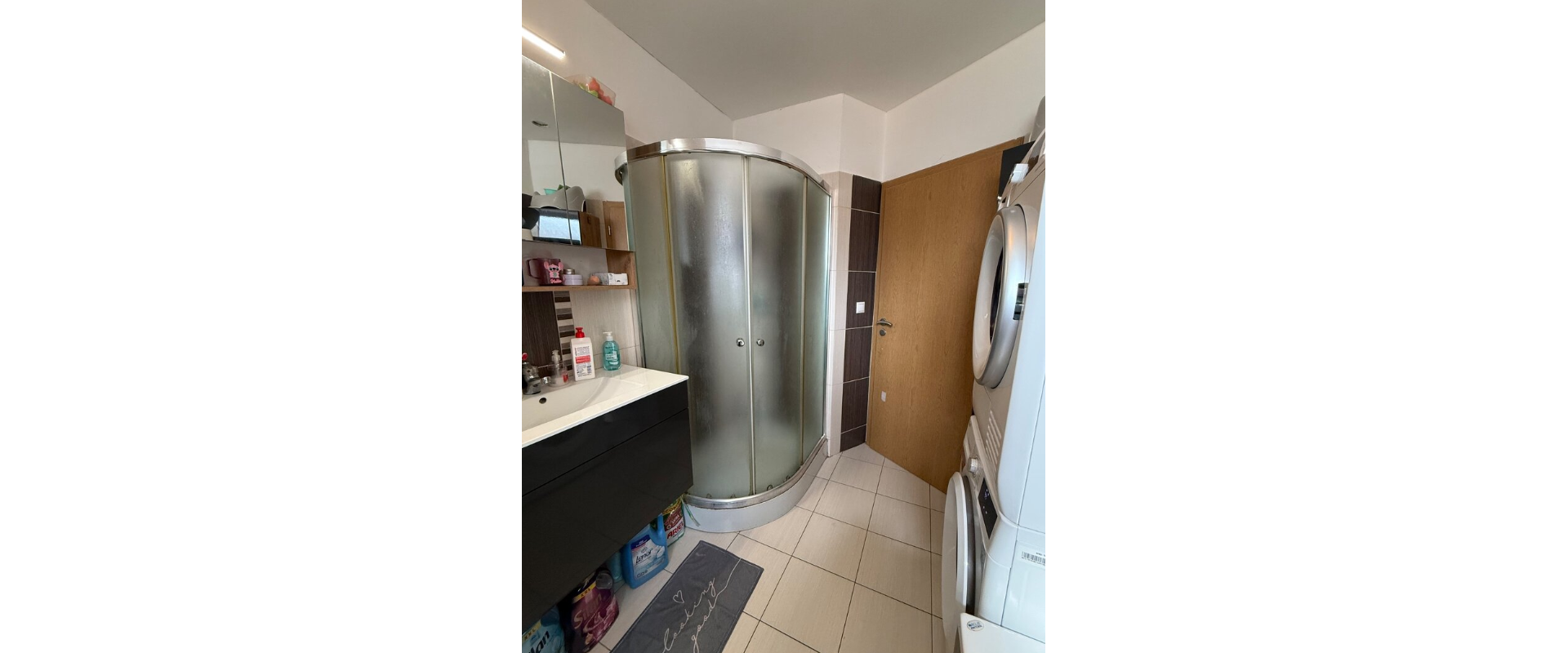 Rodinný dom s veľkou garážou, bazénom a súkromím– Golianovo