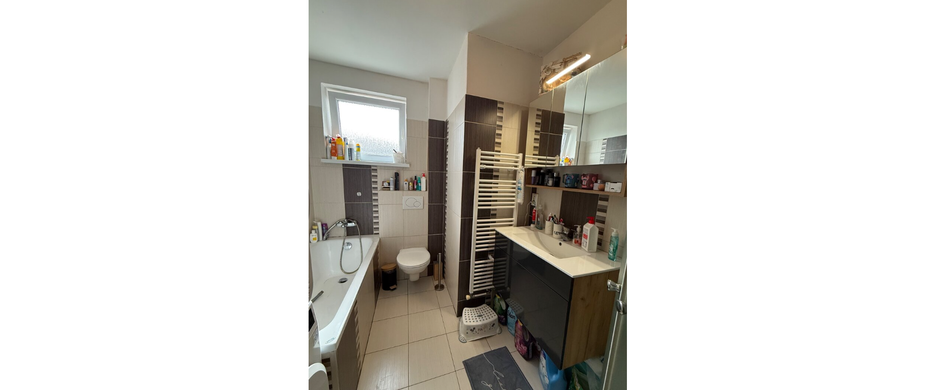 Rodinný dom s veľkou garážou, bazénom a súkromím– Golianovo