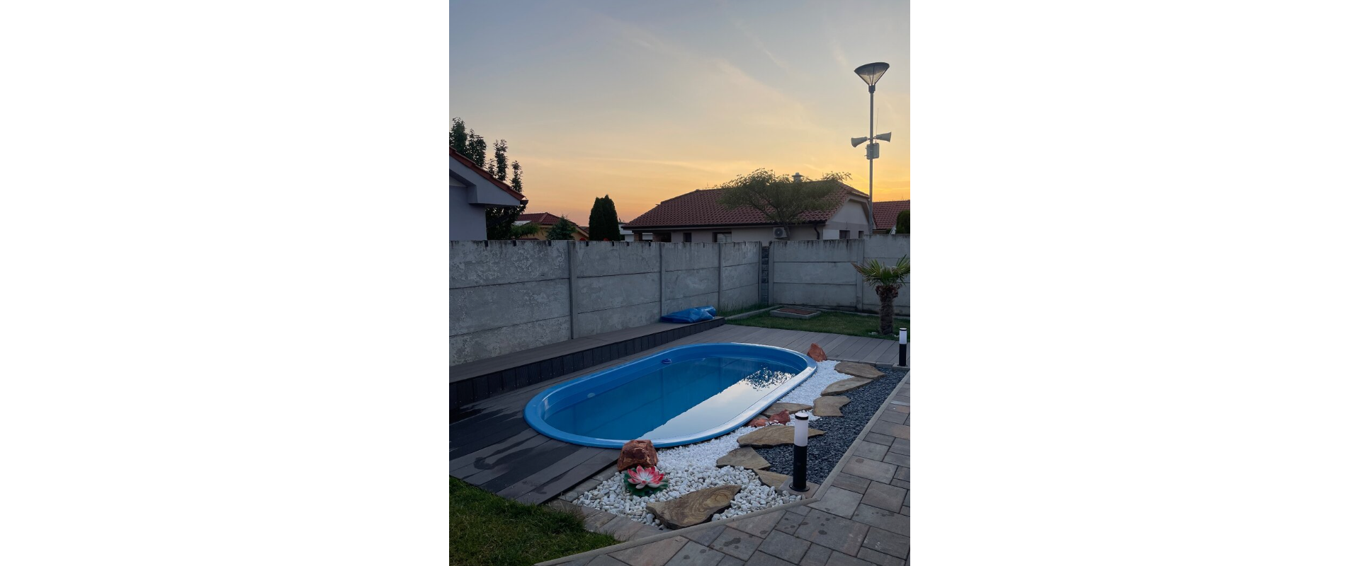 Rodinný dom s veľkou garážou, bazénom a súkromím– Golianovo