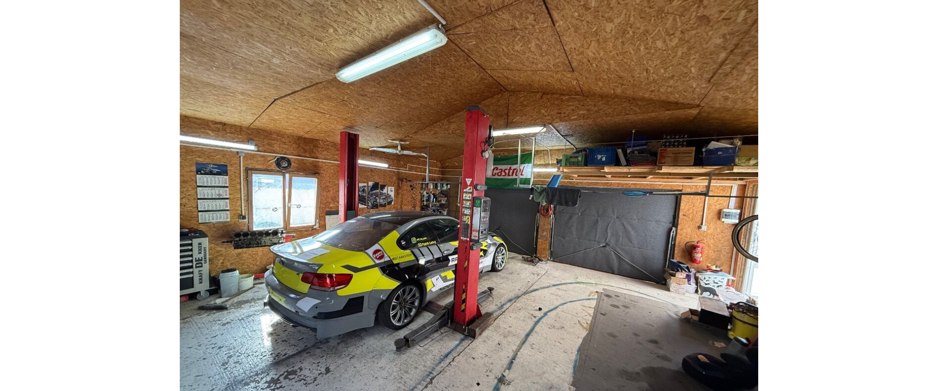 Rodinný dom s veľkou garážou, bazénom a súkromím– Golianovo