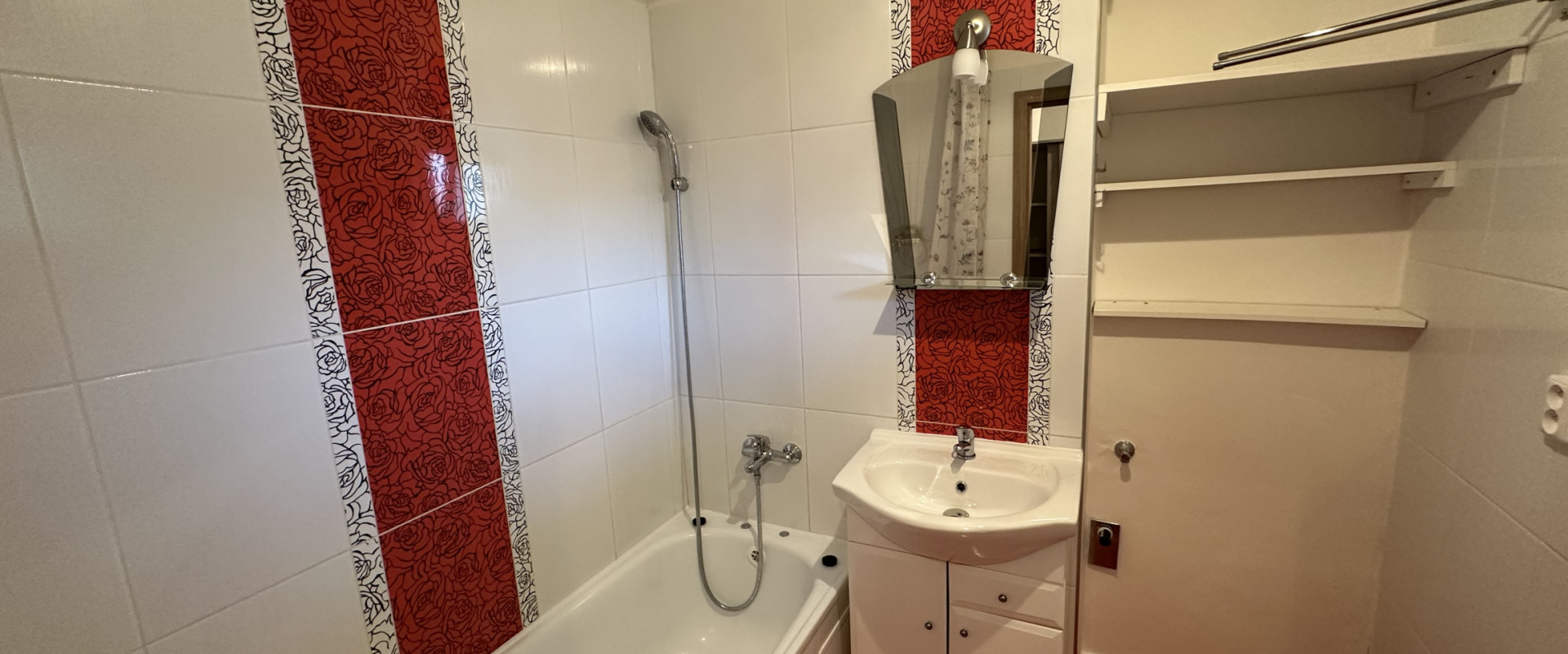 2 izbový veľkometrážny byt 60m2 - Staré Sídlisko