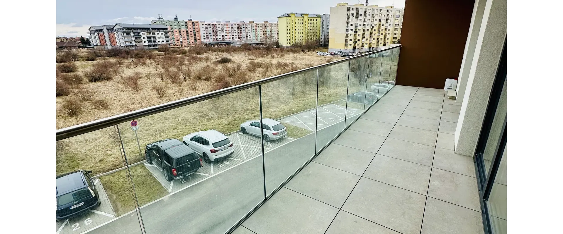 2 izb. byt PRENÁJOM PEZINOK S PARKOVACÍM miestom v cene