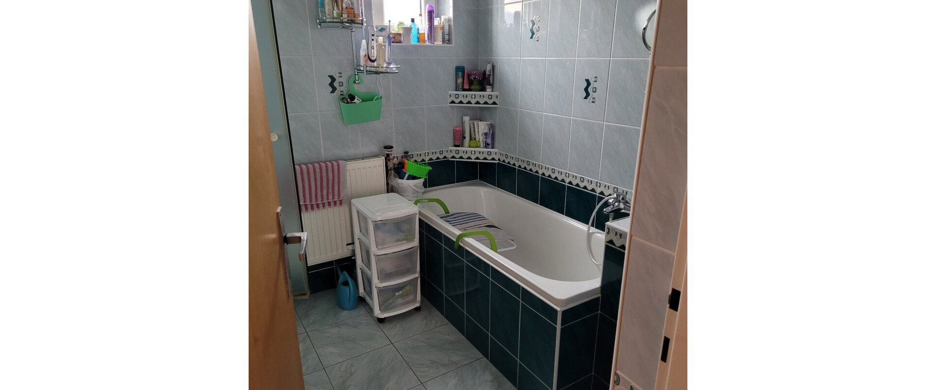 Rodinný dom s garážou a záhradou v okolí Prievidze