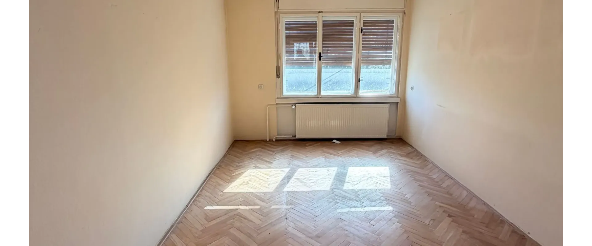 EXKLUZÍVNE BÝVANIE -4izb dom na 12á pozemku/aj na podnikanie