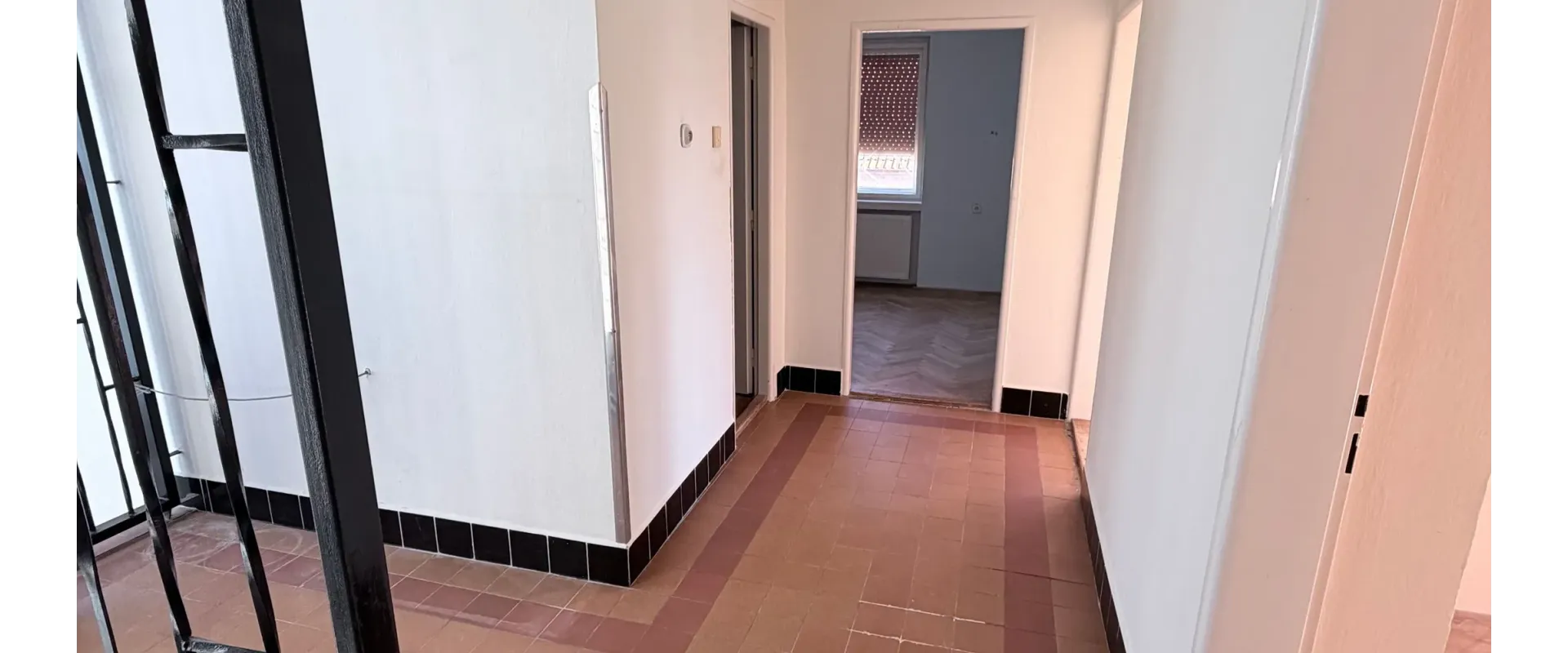 EXKLUZÍVNE BÝVANIE -4izb dom na 12á pozemku/aj na podnikanie