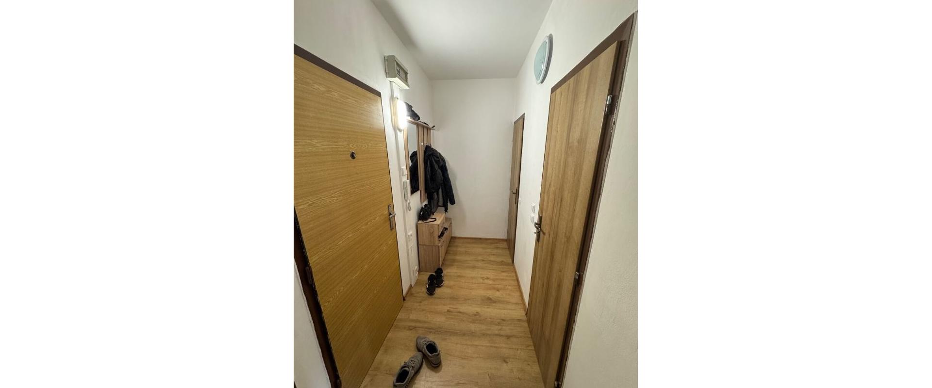 PONUKA PRENÁJMU: Kompletne zrekonštruovaný 1-izbový byt