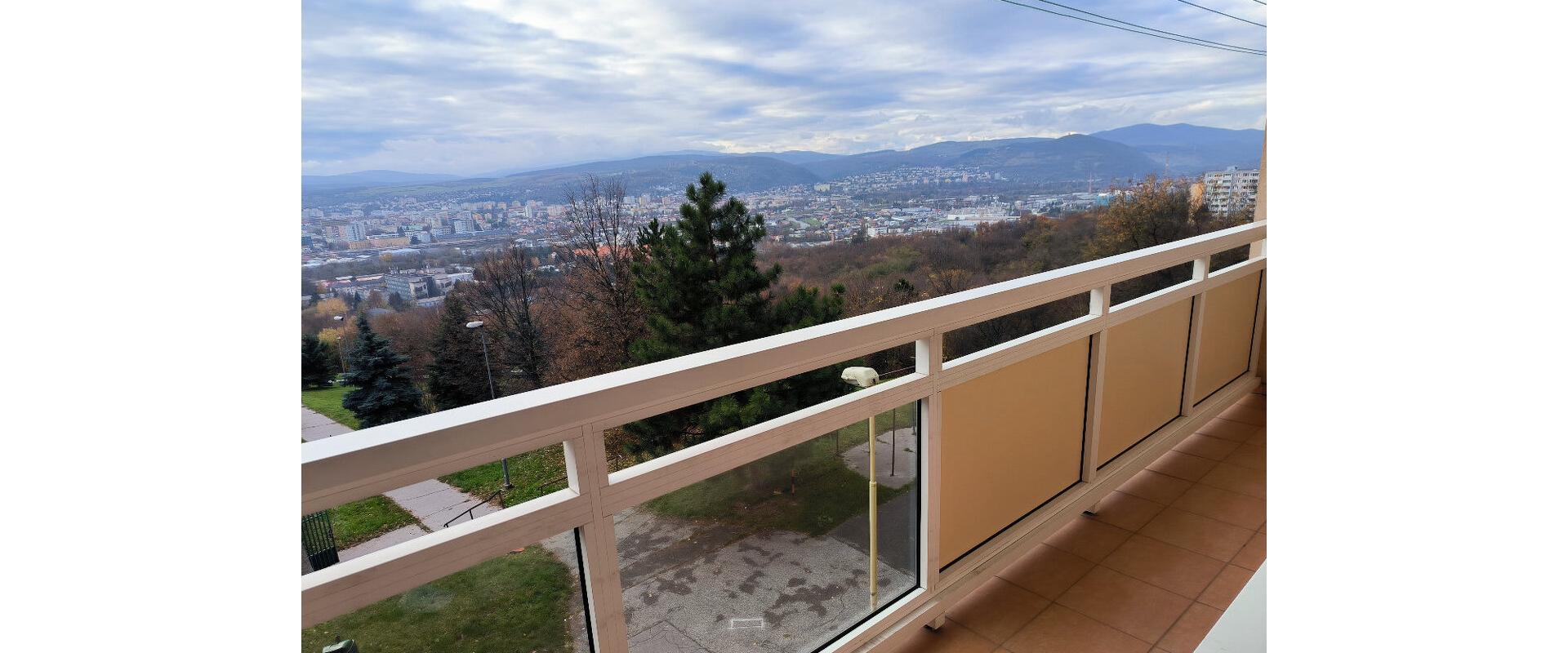 Na prenájom 3-izbový byt s loggiou – Košice, Furča