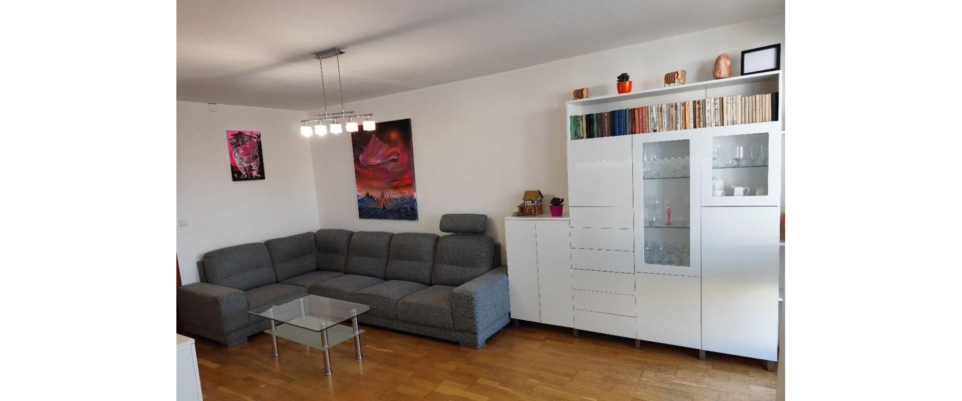 PONUKA PRENÁJMU: Kompletne zariadený 3-izbový byt.