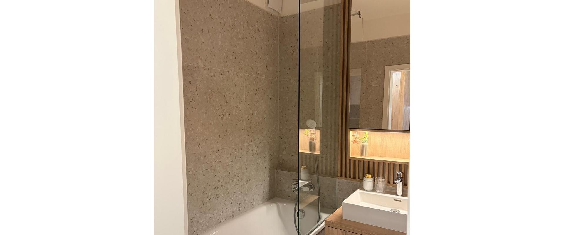 2 izb. byt PRENÁJOM - BERNOLÁKOVO s balkónom, klimatizáciou a parkovacím miestom
