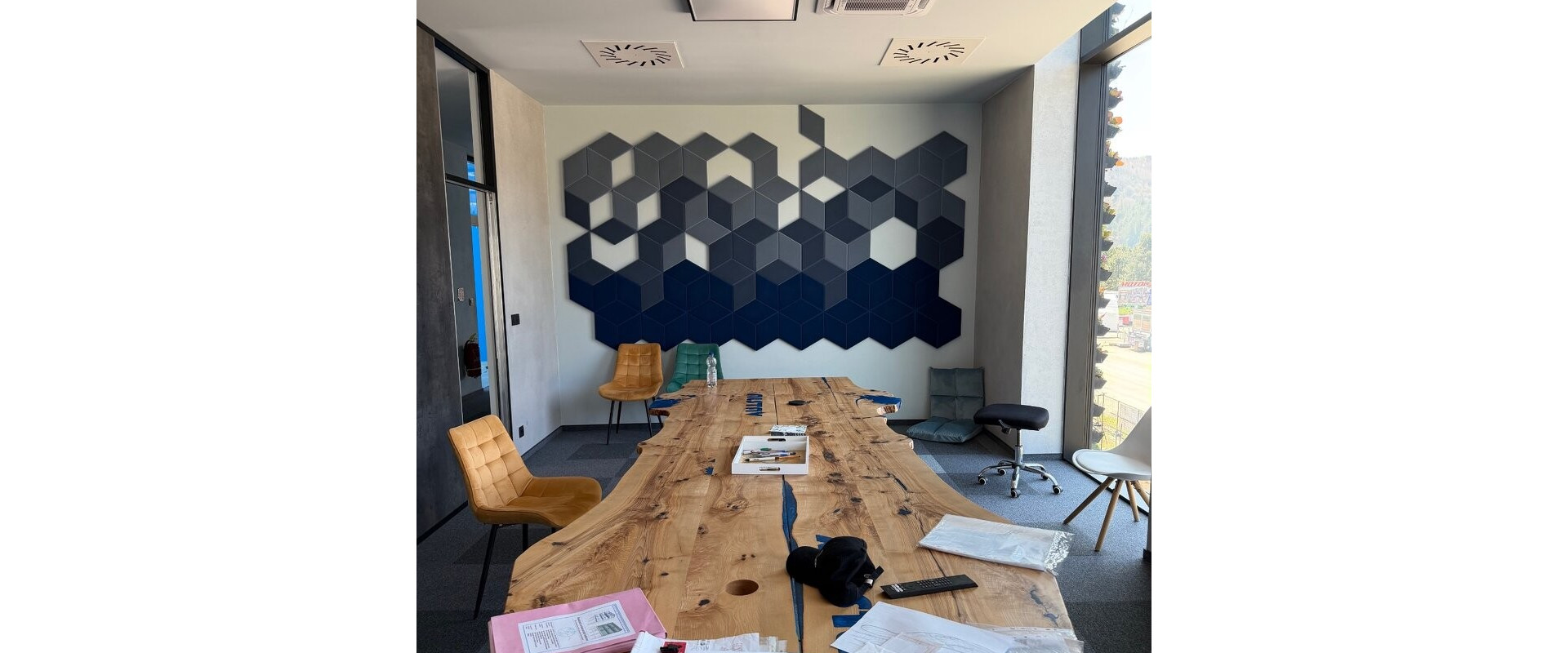 REPREZENTATÍVNY SHOWROOM - kancelárie s veľkou terasou