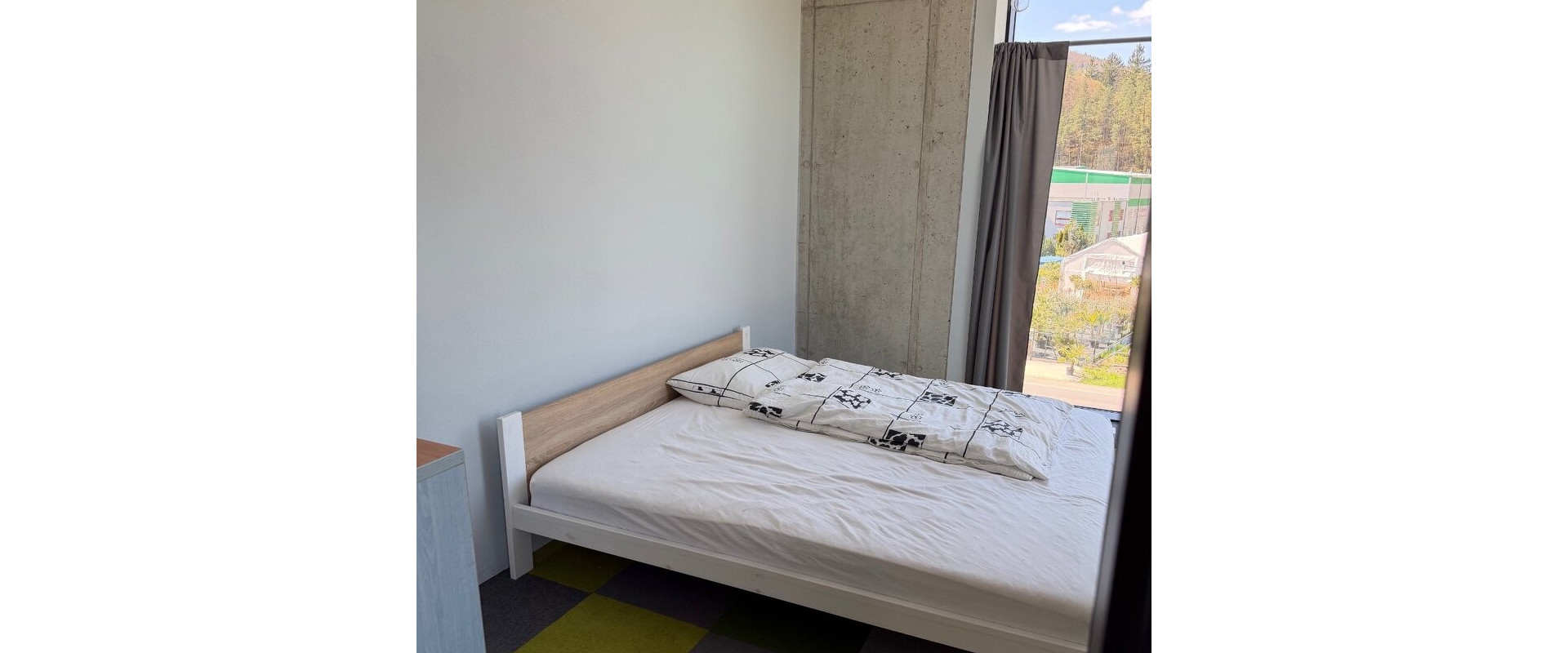REPREZENTATÍVNY SHOWROOM - kancelárie s veľkou terasou