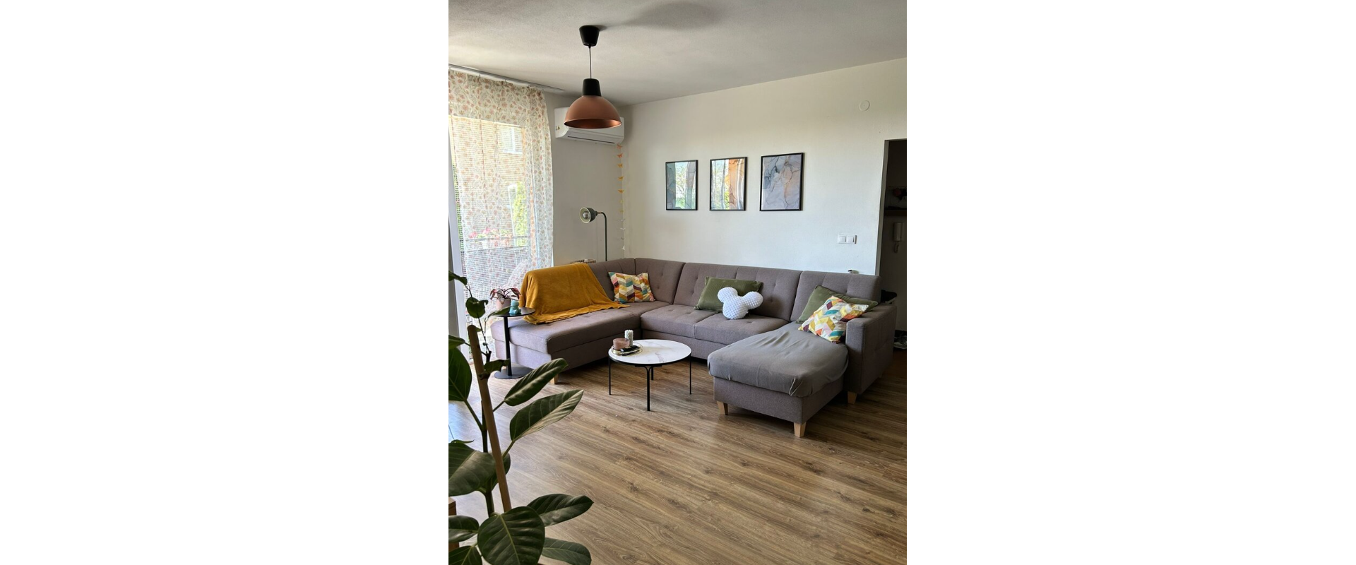 PRIESTRANNÝ 3-IZBOVÝ BYT S BALKÓNOM, PARKOVANÍM